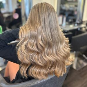 HOLLYWOOD WAVES IN SALON PARTY STYLE THIS SEASON AT LEAH DURRANT CHERTSEY HOLLYWOOD WAVES IN SALON PARTY STYLE THIS SEASON AT LEAH DURRANT CHERTSEY